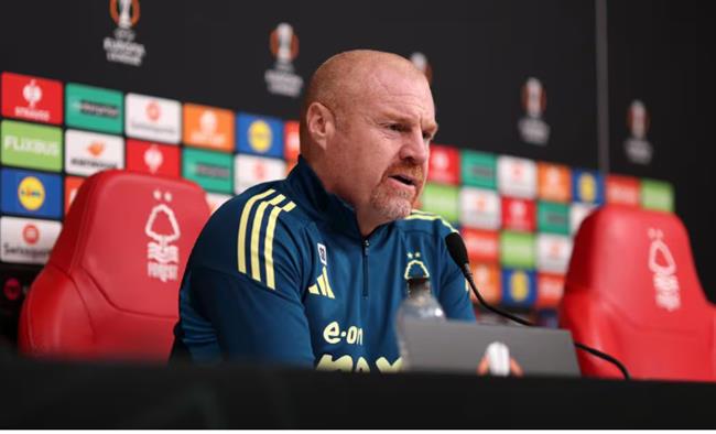 HLV Sean Dyche noi ve chien thang cua Nottingham truoc Porto.