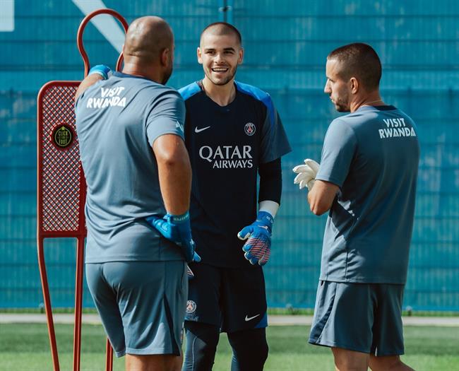PSG toan tính gì đằng sau thương vụ Lucas Chevalier 3