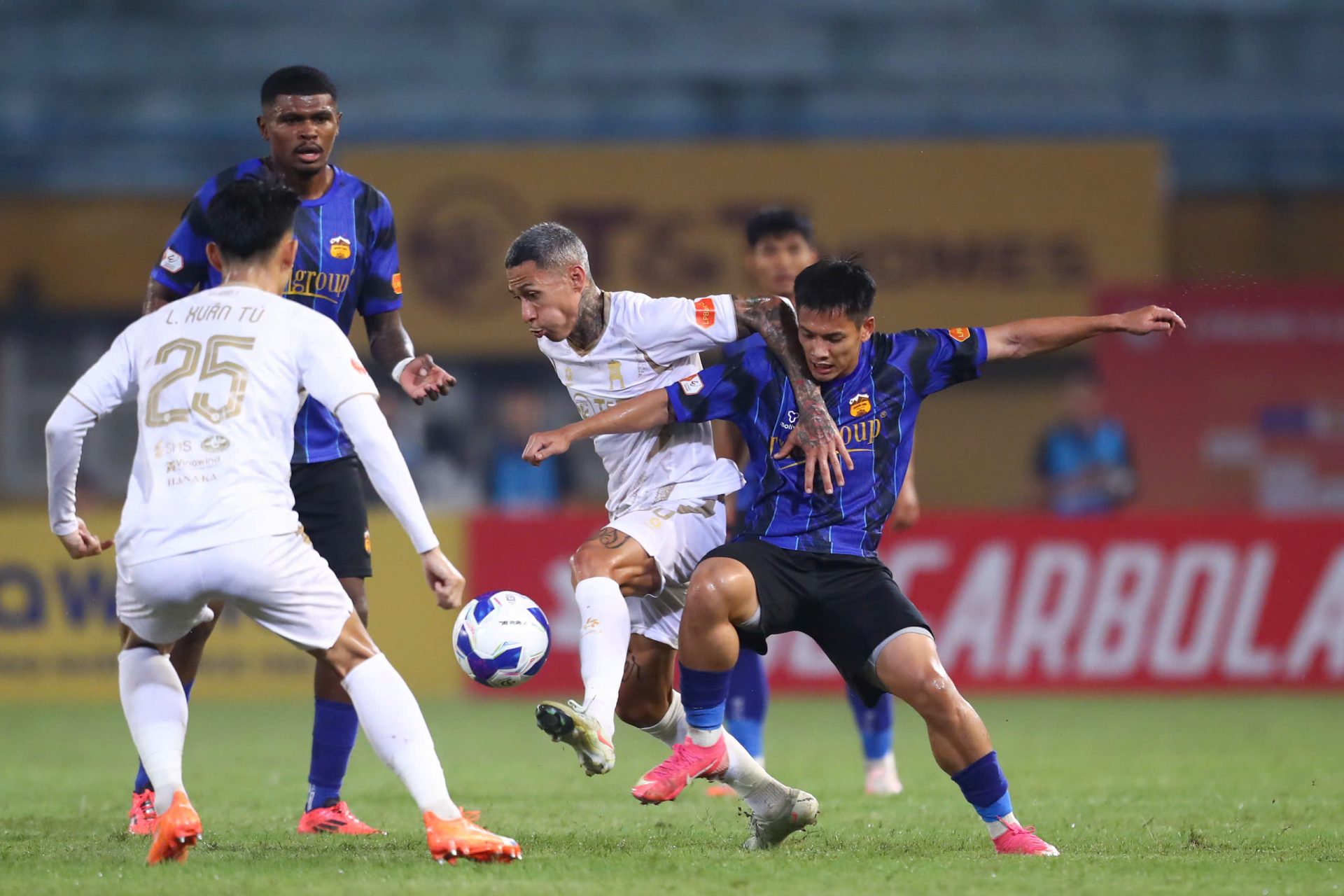 CLB Hà Nội gây thất vọng ở VLeague 1-202526 Vấn đề nằm ở đâu 2